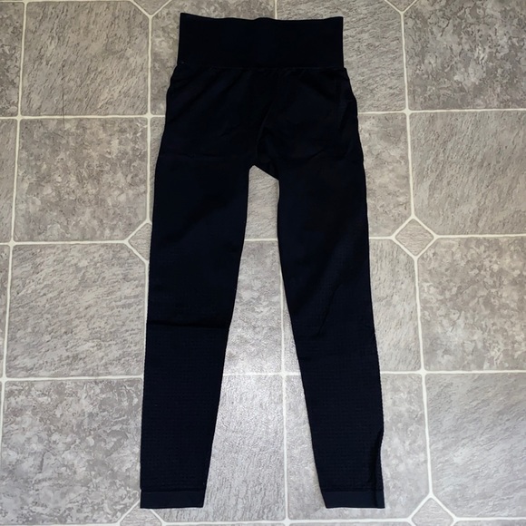 Black Seamless high waisted leggings small - Picture 2 of 8